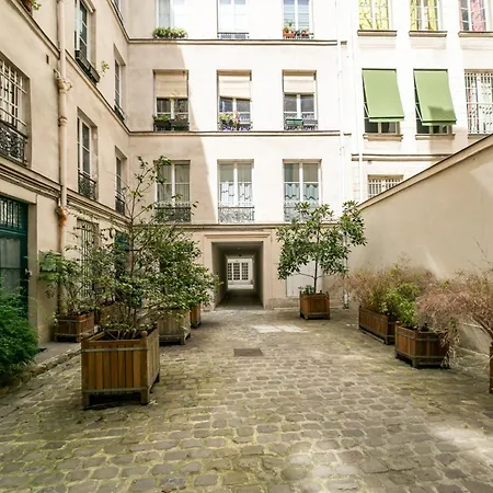 Palais Royal Charm